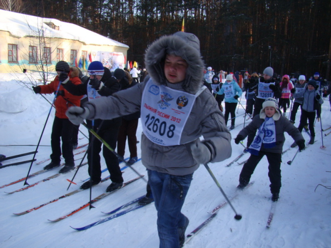08:00 В городе Шумерле в «Лыжне России – 2012» приняло участие более 800 любителей зимнего вида спорта